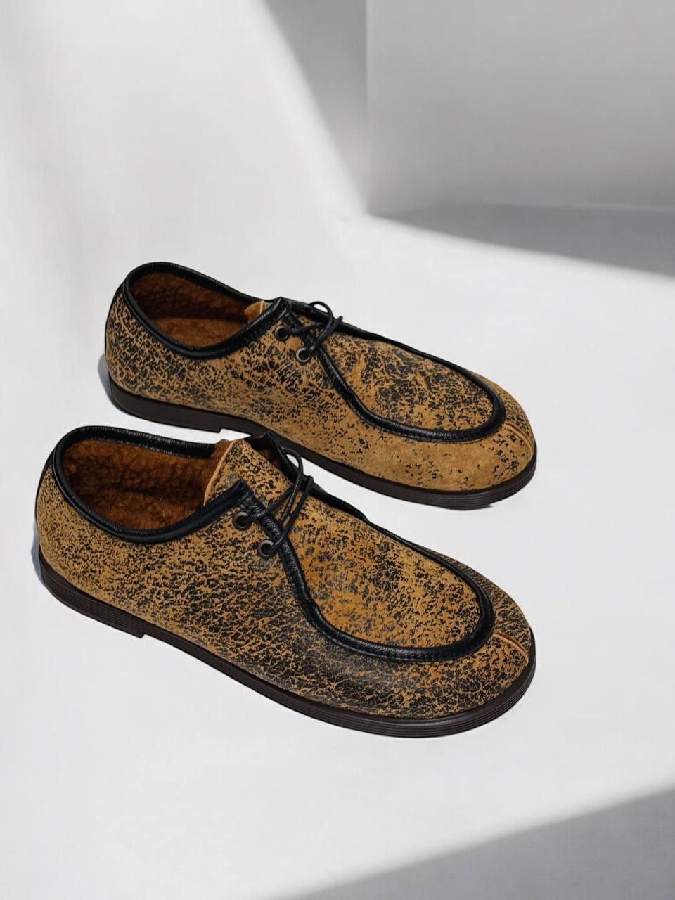 SHEARLING WALKERS YELLOW