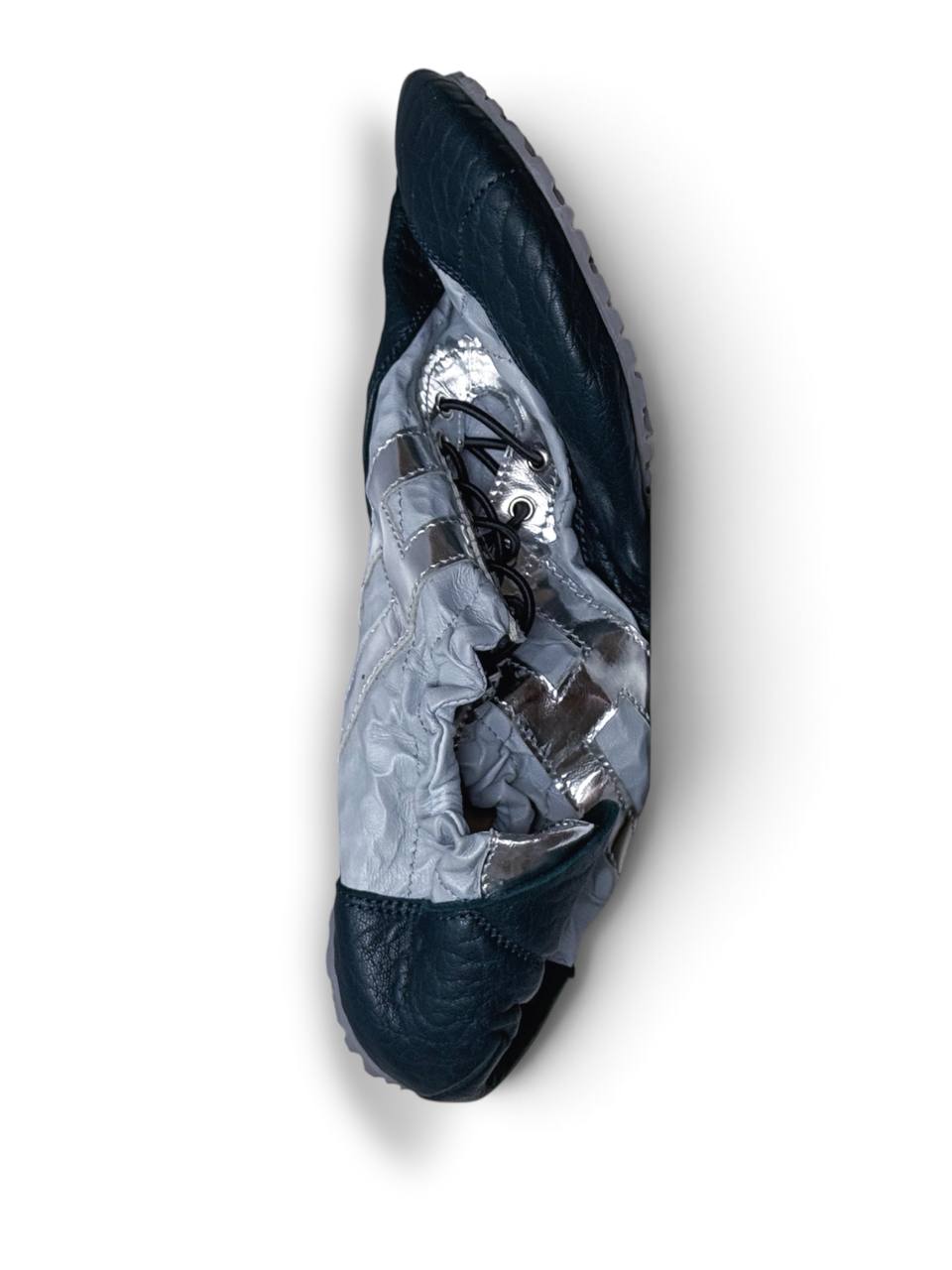 Anatomical Sneakers Oslo with a flexible EVA sole and lightweight construction