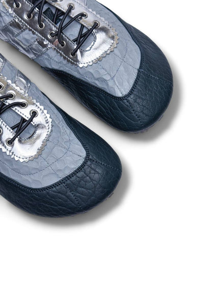 Textured leather toe detail of Anatomical Sneakers Oslo
