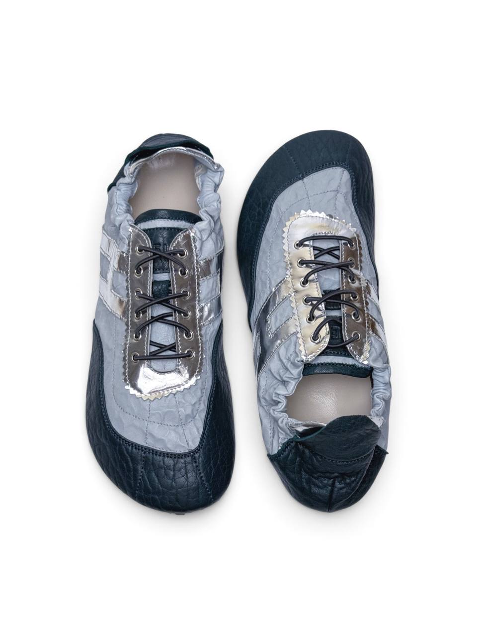 Top view of Anatomical Sneakers Oslo with adjustable lace-up closure