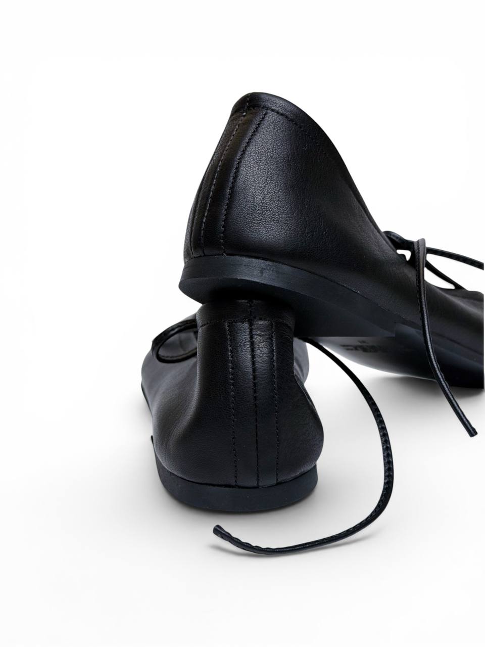 Handmade ballet flats rear heel construction