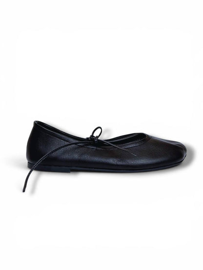 Soft leather ballet flats side profile detail
