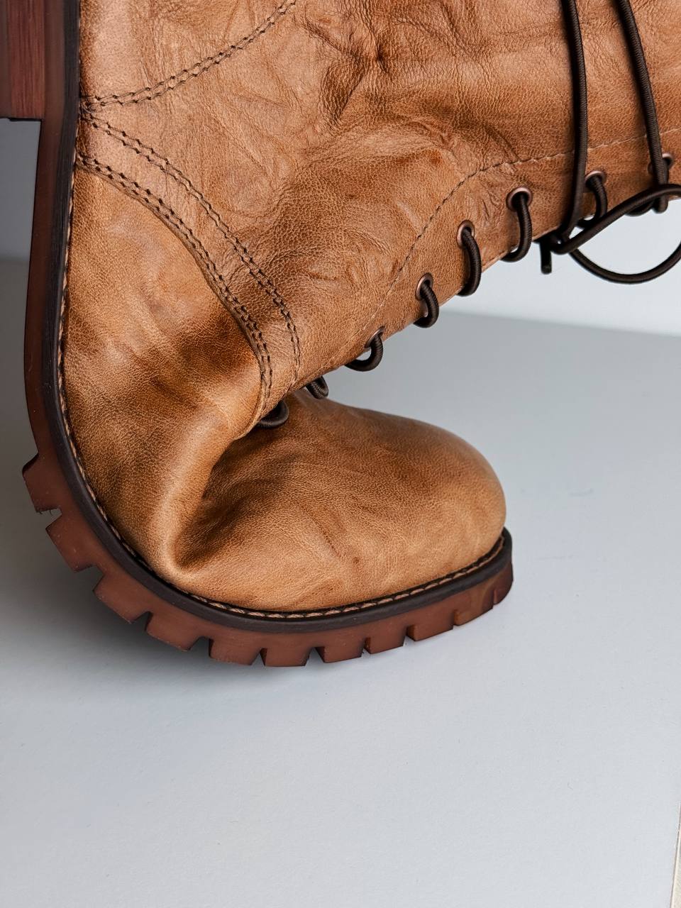 Boots Embercore sole detail HameleonShoes