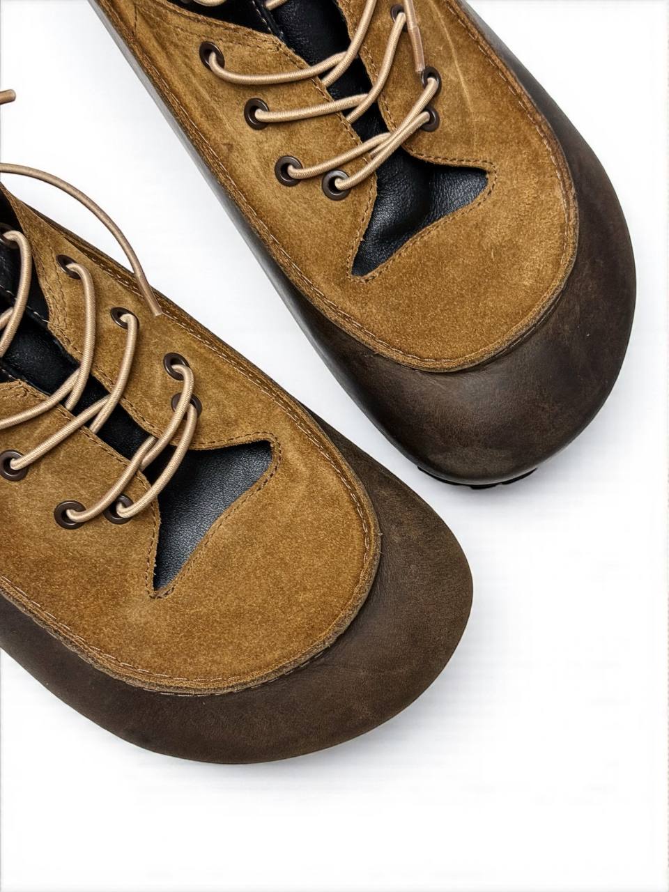 Kiona Ember boots leather texture