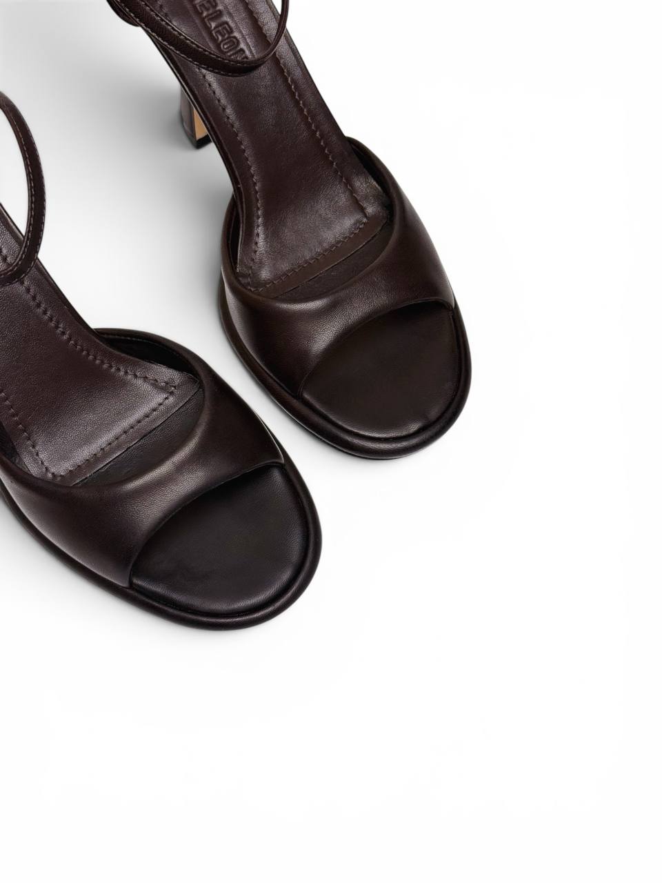 Close-up of Buenos Aires Café premium leather sandals