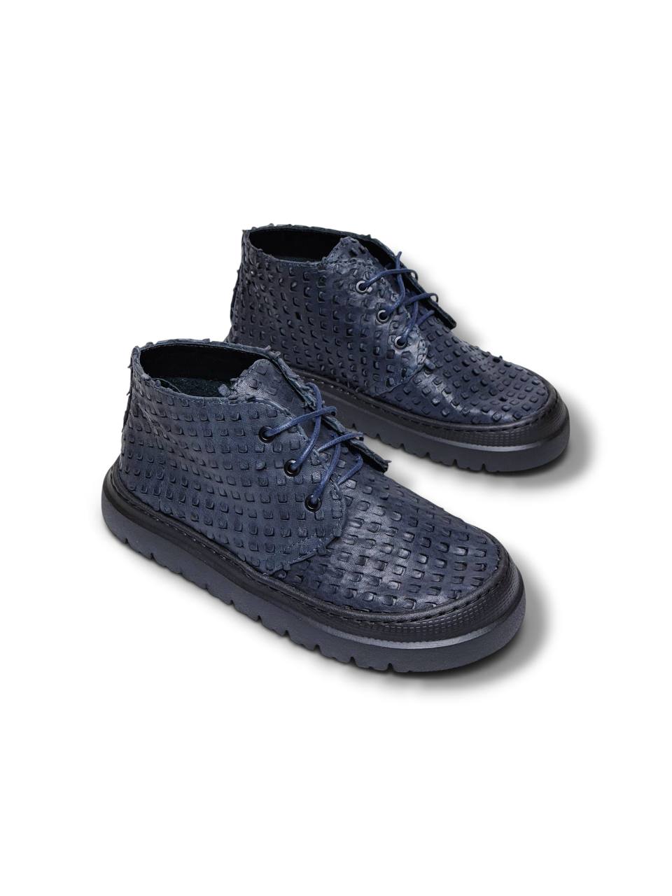 Dark blue Desert Boots Midnight in textured Italian leather with EVA soles.