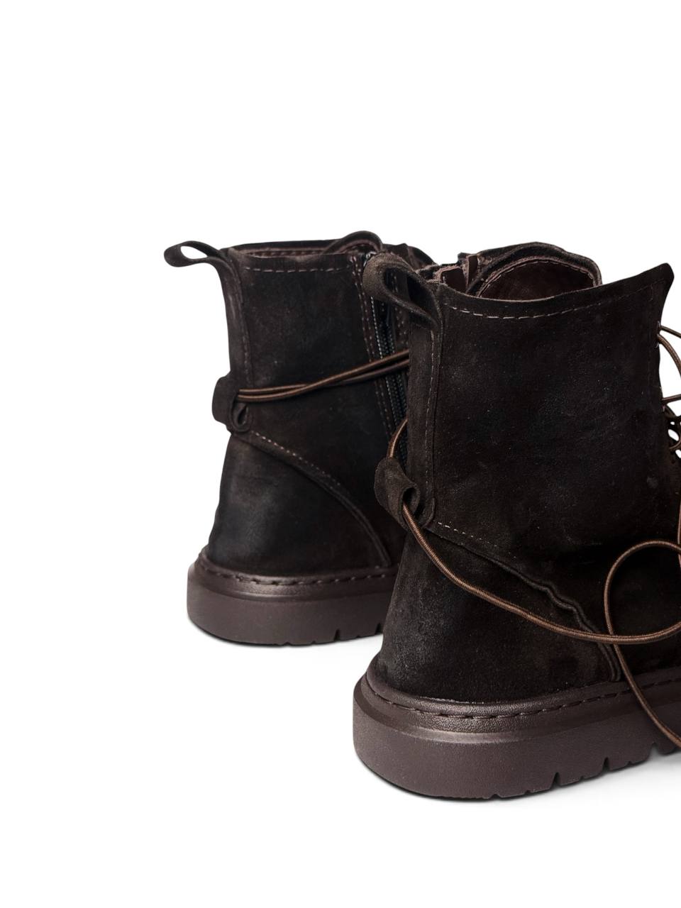 Suede boots Dusk shown from the back