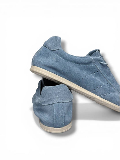 Handmade sneakers heel detail soft suede finish