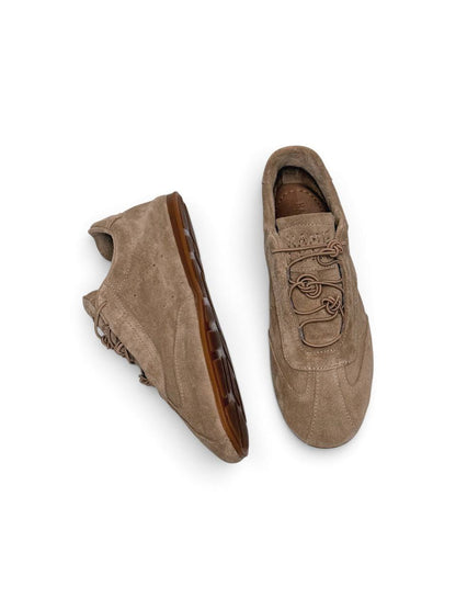 Suede sneakers Flow Dune shown from top with brown sole