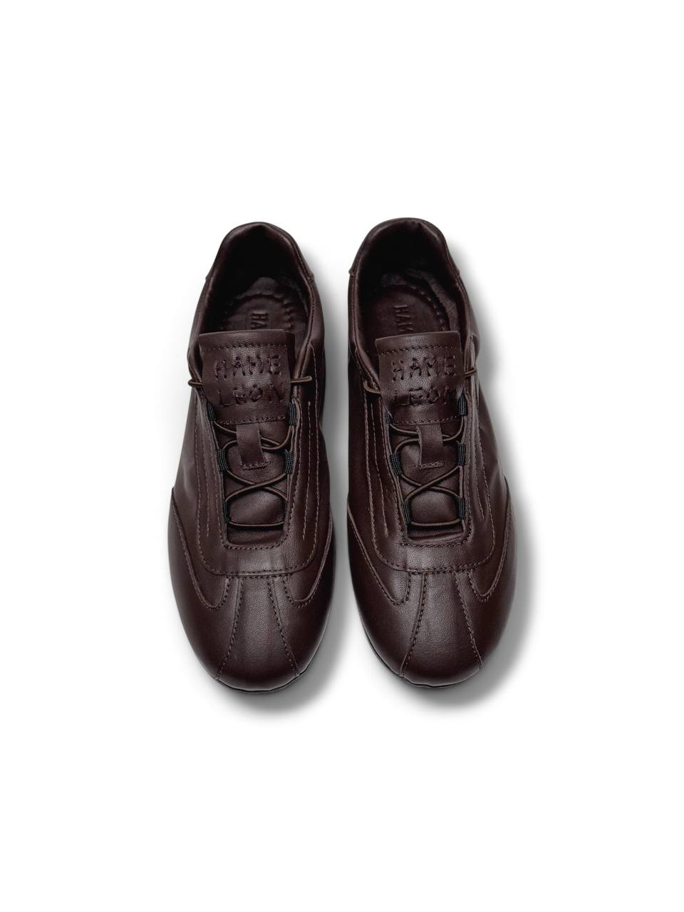 Sneakers Flow Espresso by HAMELEON viewed from above