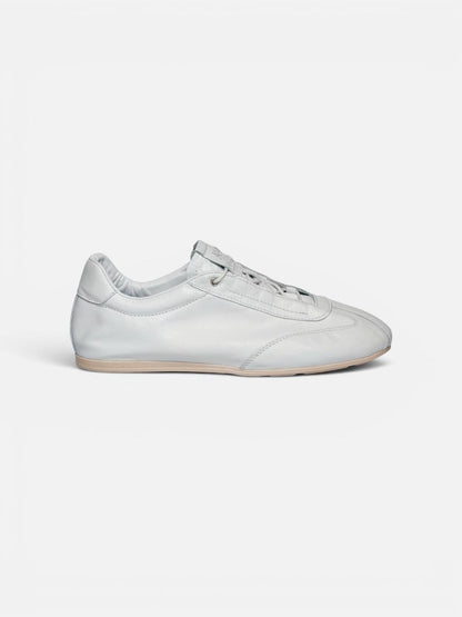 Minimalist side profile white leather sneakers モード ファッション