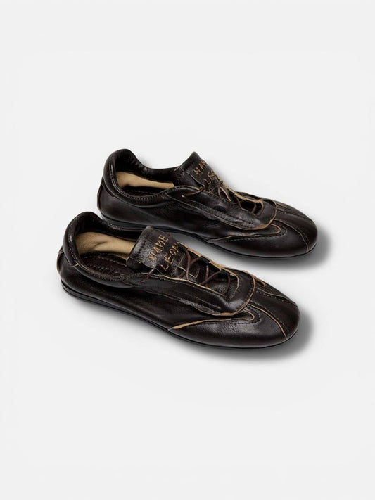 Top view of the FLOW Terra with its slim silhouette and handcrafted leather finish
