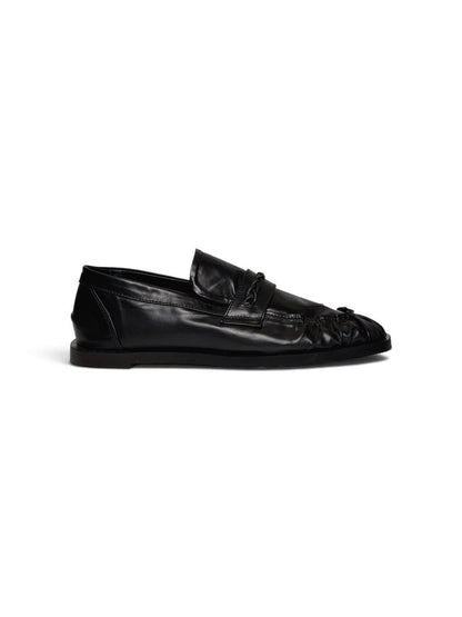 Black leather Loafers Harry showing the braided strap and low-profile sole
