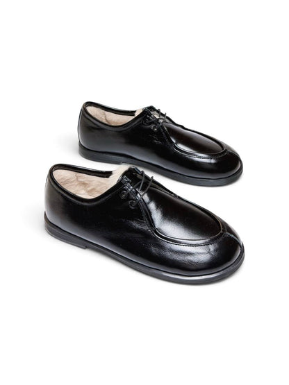 Black leather walker shoes Raven with shearling lining.