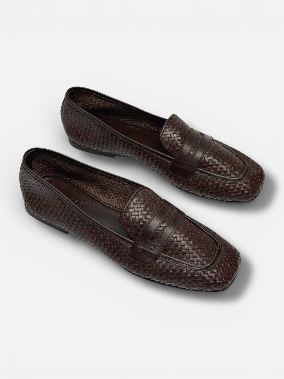 Handmade leather loafers Heritage front view HameleonShoes