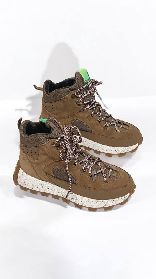 Leather hiking shoes front view rugged style HameleonShoes