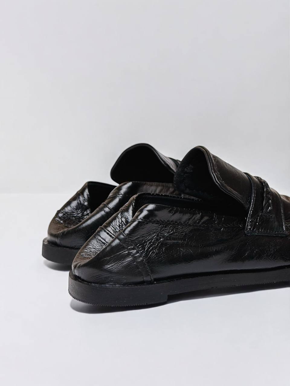 Lightweight leather loafers for everyday wear