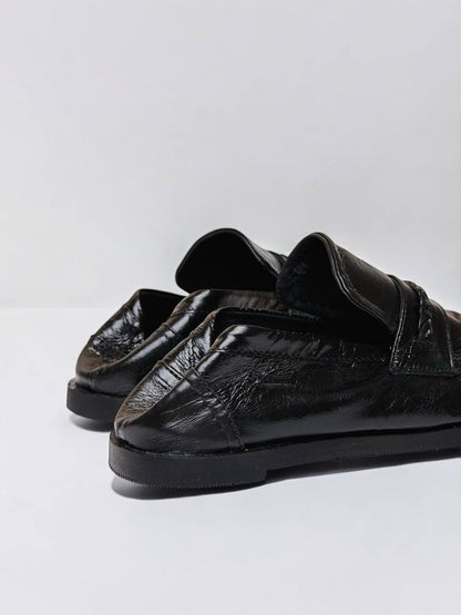 Lightweight leather loafers for everyday wear