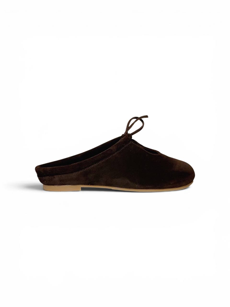Comfortable Italian suede mules in walnut brown