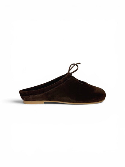 Comfortable Italian suede mules in walnut brown