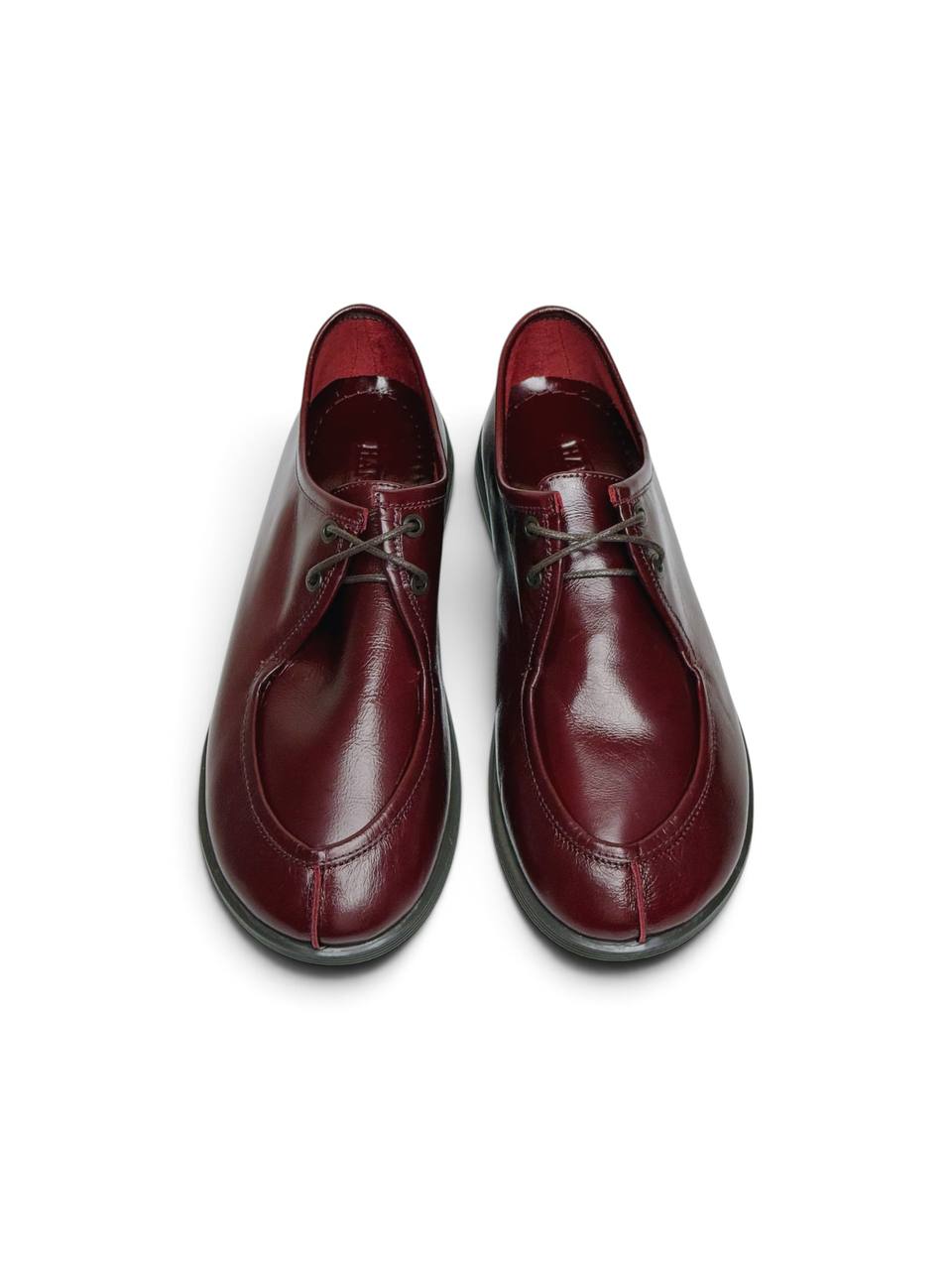 Front view of Walkers Merlot showing the rounded moc-toe