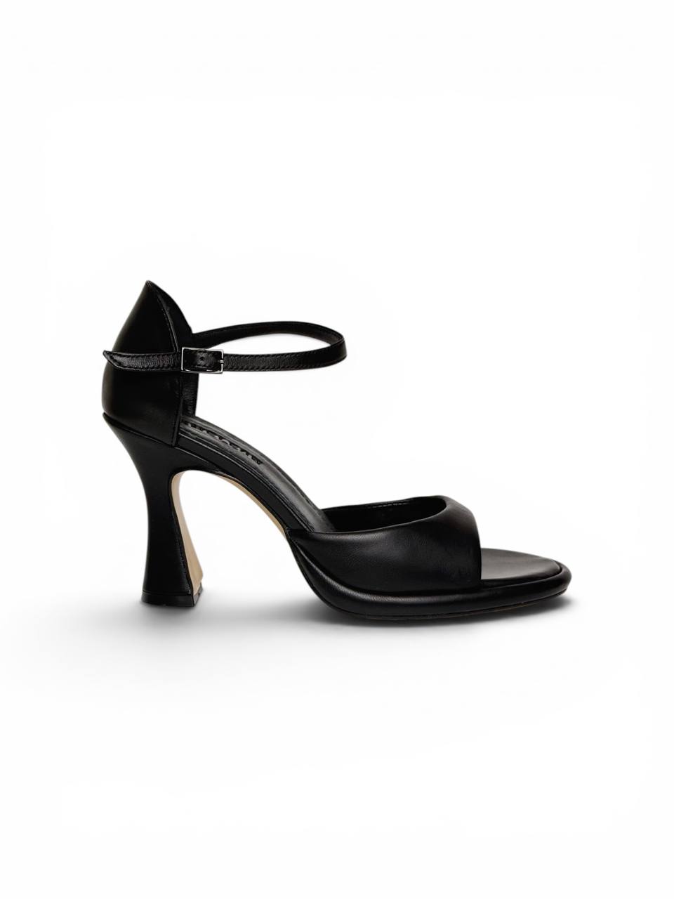 Side profile of Buenos Aires Nocturne heeled sandals by HAMELEON