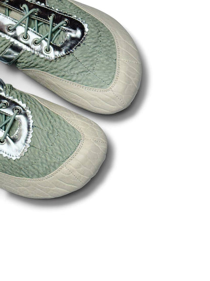 Textured leather toe construction of Anatomical Sneakers Reykjavik