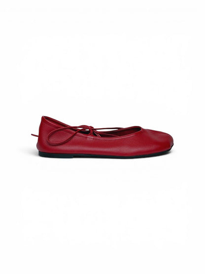 Side profile of Ruby Ballet Flats in soft Italian leather with lightweight everyday construction