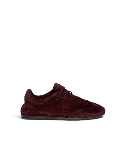 Sneakers Flow Cassis low-profile suede sneaker in side view