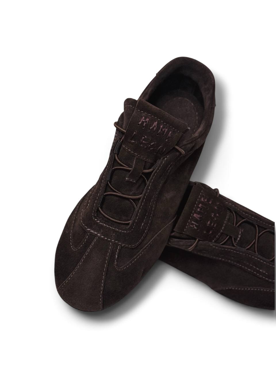 Brown sneakers by HAMELEON with layered suede panels and elastic laces