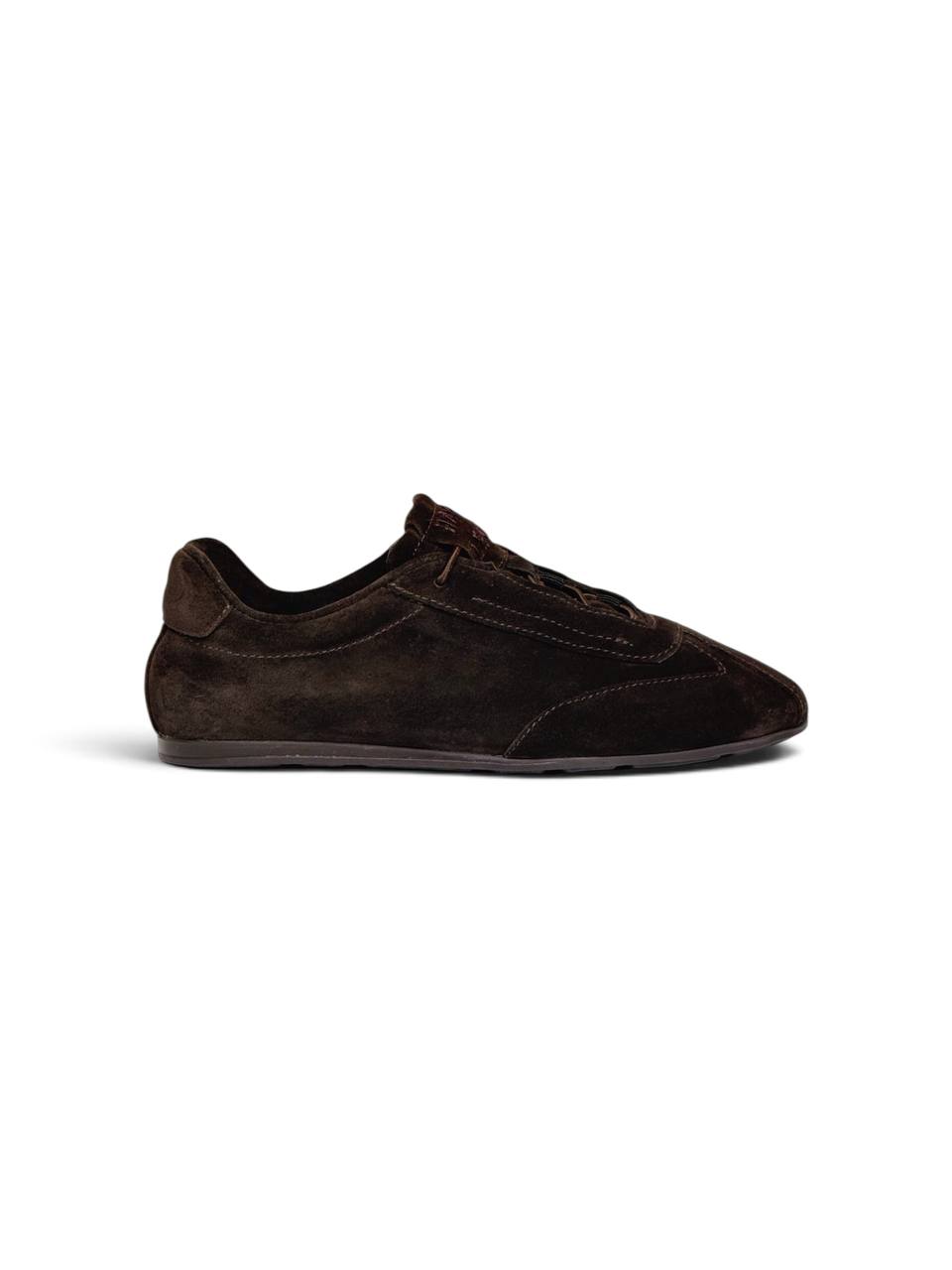 Sneaker Flow Umber side view in dark brown suede