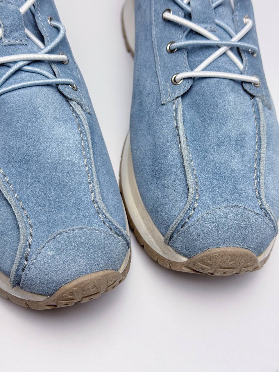 Smooth leather texture blue sneakers detail HameleonShoes