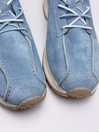 Smooth leather texture blue sneakers detail HameleonShoes