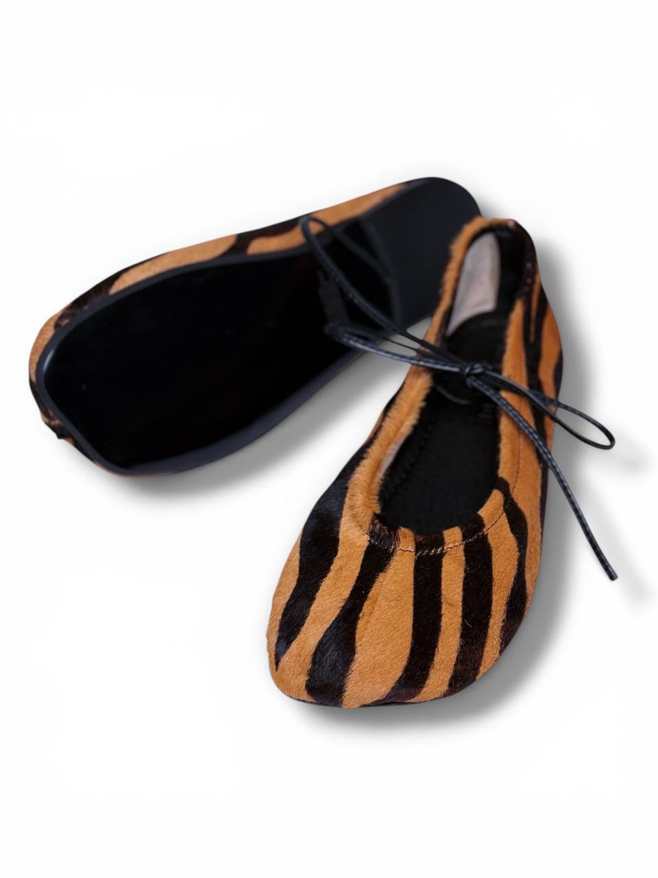 Tiger pattern ballet flats combining modern style and comfort