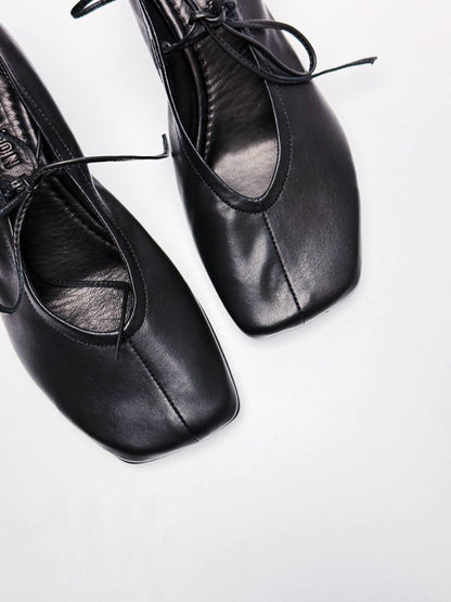 Close-up of the soft square toe on ballet flats Vesper
