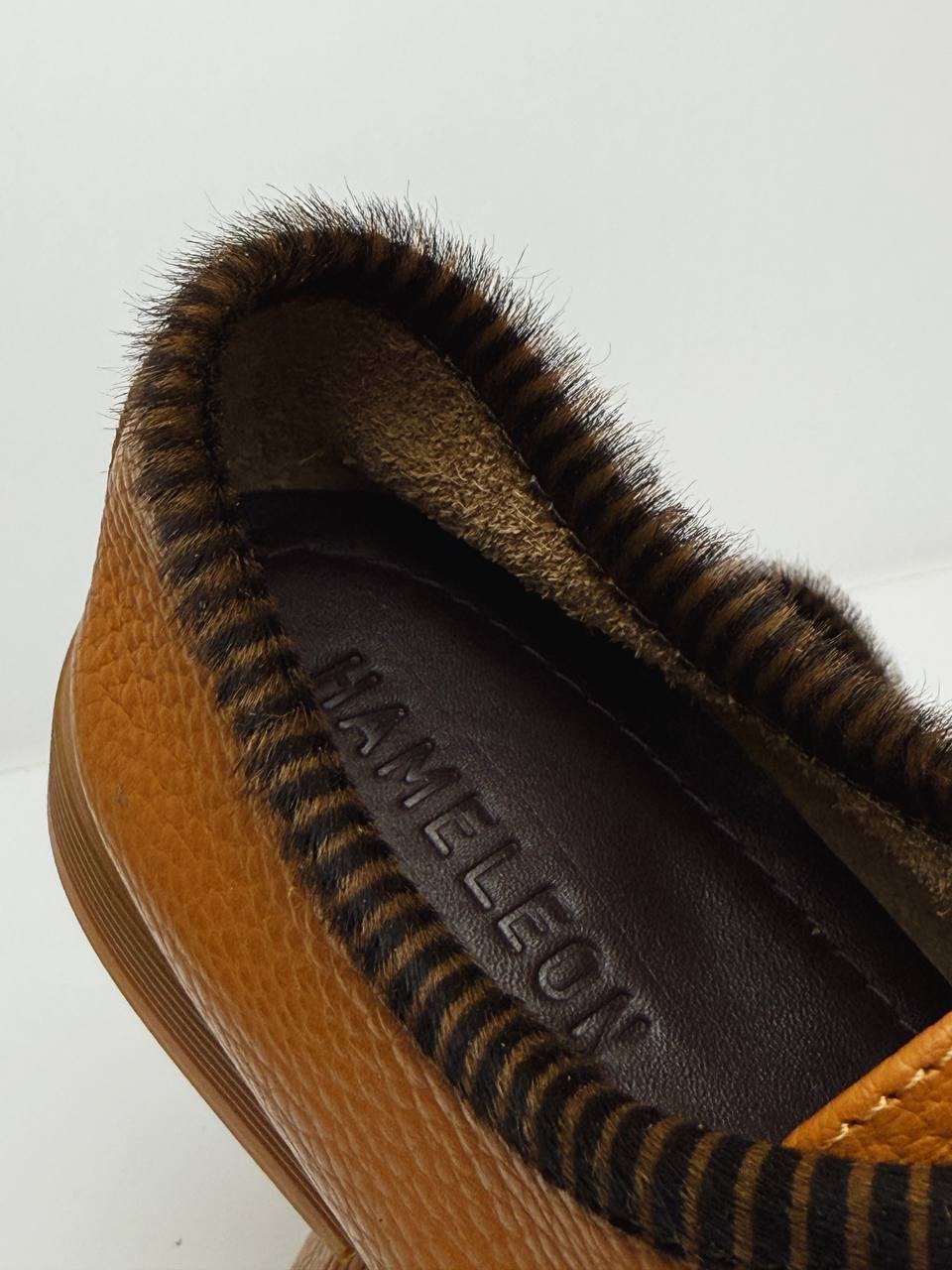 Leather walkers back view minimal design HameleonShoes