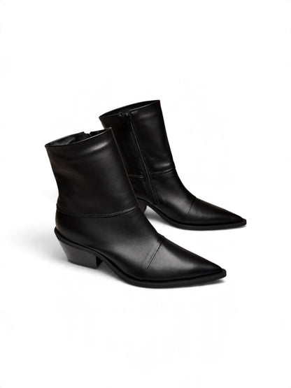 Black Italian leather Western ankle boots with pointed toes